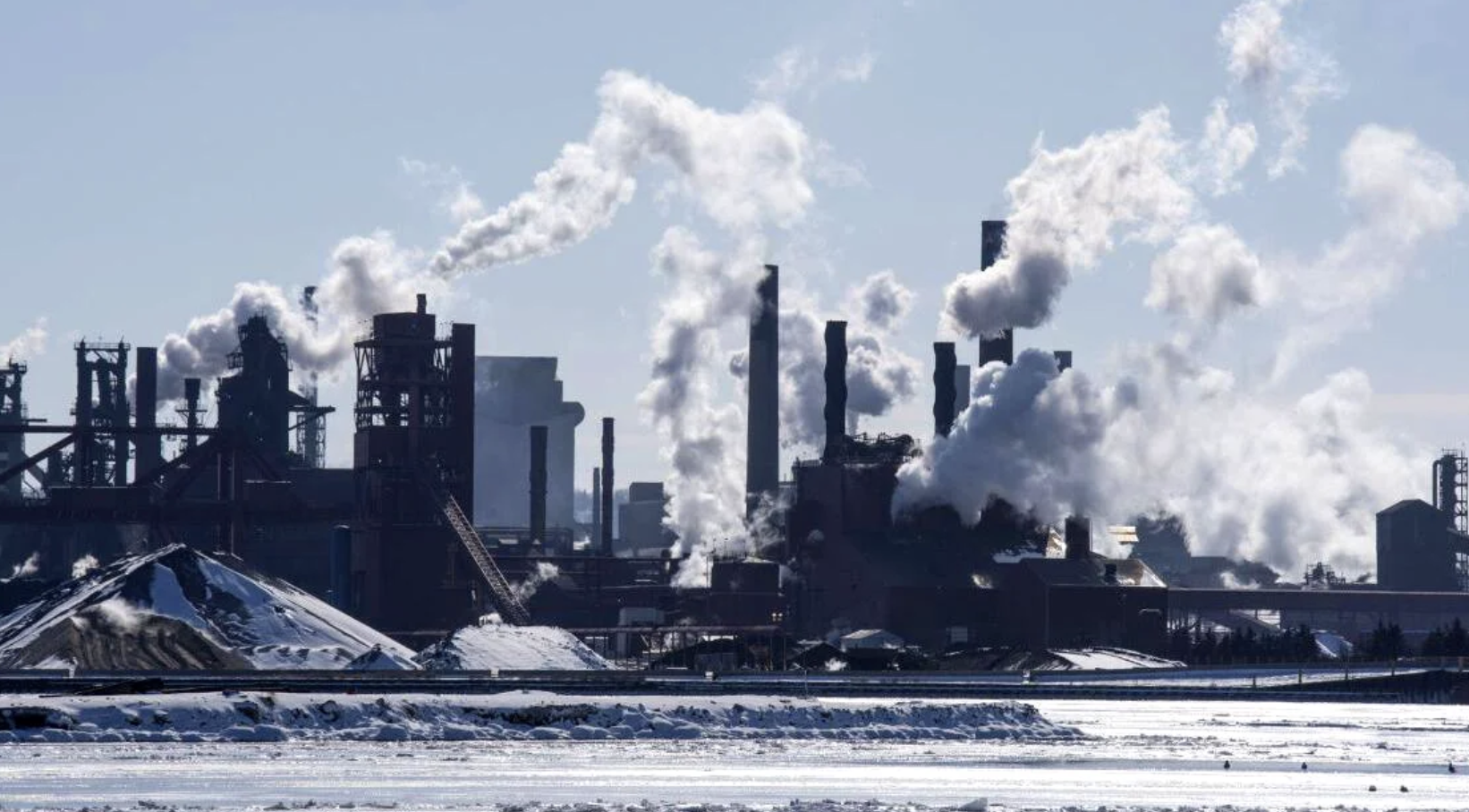 ナイアガラへ向かう途中の煙と船の正体｜五大湖から大西洋へ続く水の道